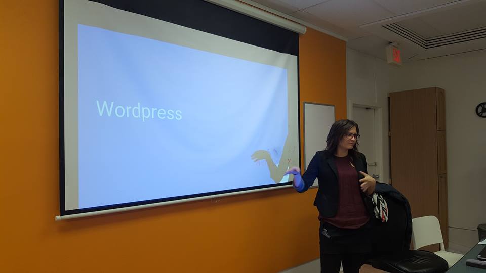 Victoria teaching a wordpress training